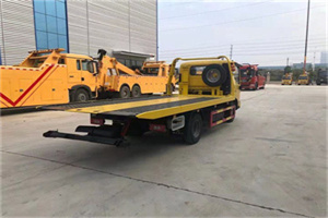 上钢新村非事故拖车