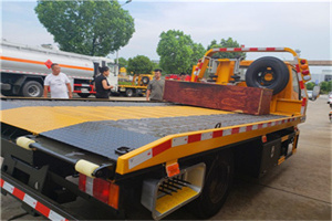 上钢新村附近拖车电话号码服务